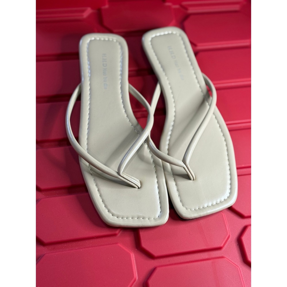 H.H.D Huo hu die Women Beige Square Toe Thong Sandals 40 Clean Girl Quiet Luxury